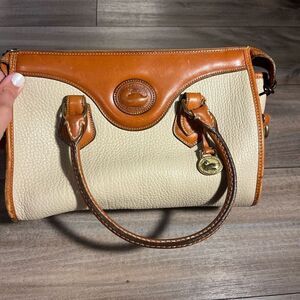 Vintage Dooney and Bourke Cream Tumbled Leather Purse Bag
